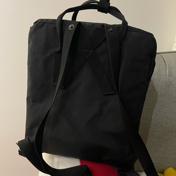 Fjallraven - Classic Kanken Backpack - Black - Picture 4 of 5